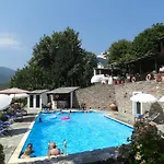 Vrionis Hotel 2*