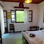 Hotel Vrionis