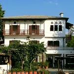 Hotel Vrionis