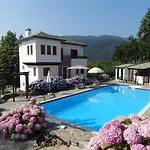 Vrionis Hotel