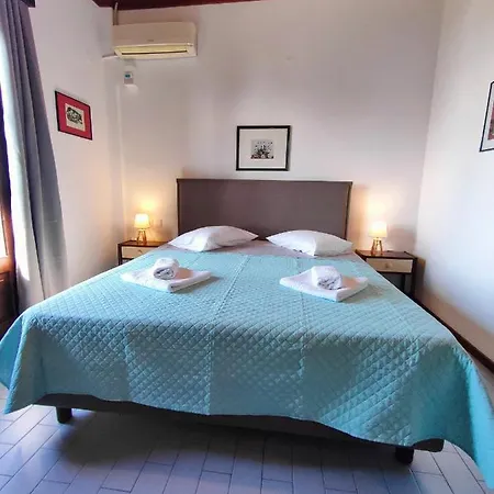 Hotel Vrionis 2*