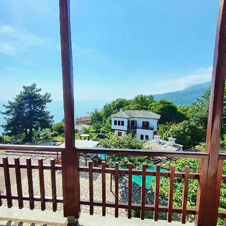 Vrionis Hotel