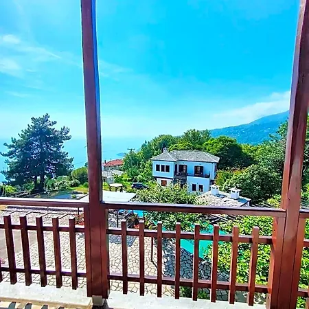 Hotel Vrionis
