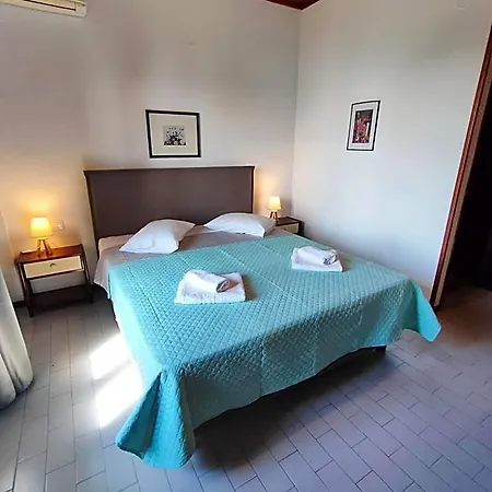 Vrionis Hotel 2*