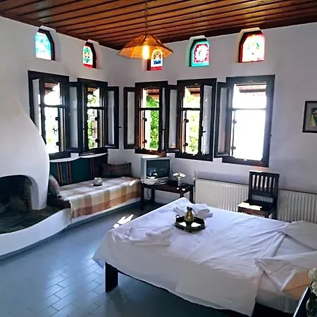 Vrionis Hotel 2*