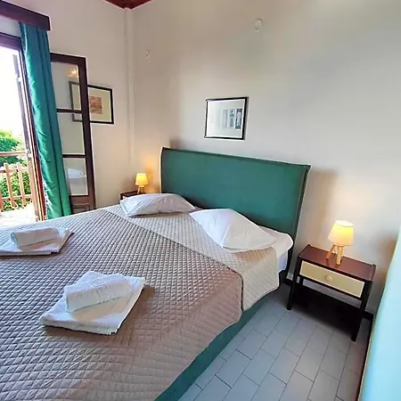 Vrionis Hotel 2*